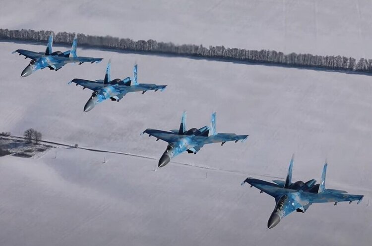 Воздушные силы Украины уничтожили два состава боеприпасов, два БПЛА, десять бронированных машин и авиационную ракету противника Воздушные силы Украины уничтожили два состава боеприпасов, два БПЛА, десять бронированных машин и авиационную ракету противника