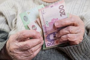 Украинцы на оккупированных территориях Херсона и Запорожья продолжают получать пенсии и социальные выплаты