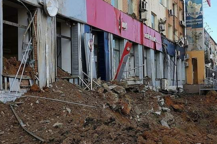 Окупанти вдарили по Миколаєву сімома ракетами Окупанти вдарили по Миколаєву сімома ракетами