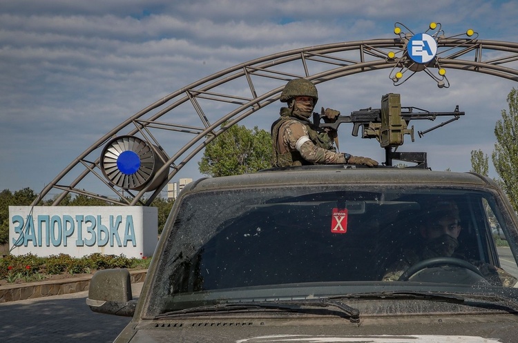 Окупанти фактично перетворюють Запорізьку АЕС на військову базу — WSJ Окупанти фактично перетворюють Запорізьку АЕС на військову базу — WSJ