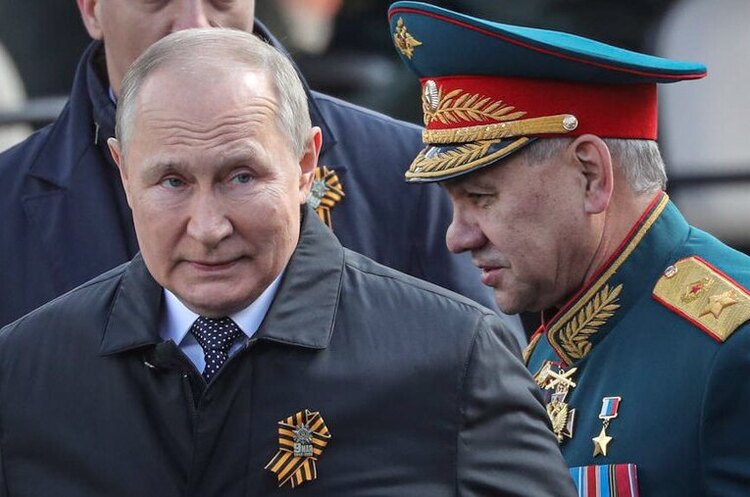 Кремль готується узаконити перехід російської промисловості на воєнні рейки