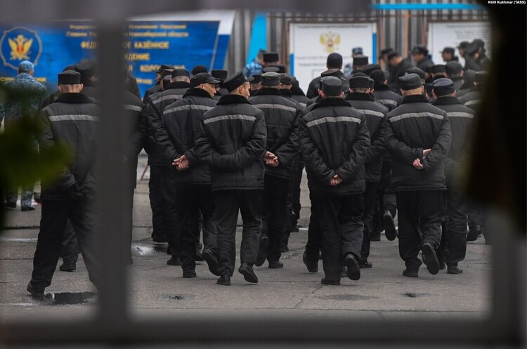 У росії рекрутують новобранців на війну з Україною серед засуджених У росії рекрутують новобранців на війну з Україною серед засуджених