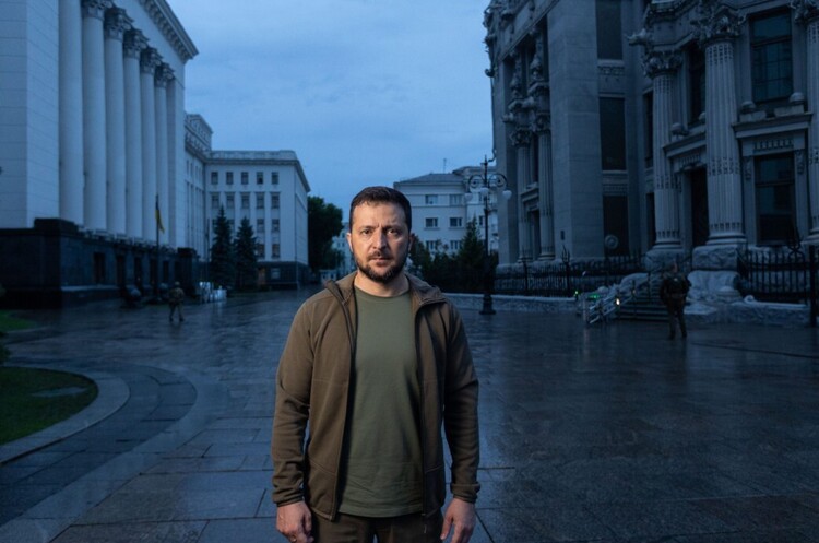 Президент Володимир Зеленський. Зеленський: соромно, що людям не вистачає сміливості розібратися з однією турбіною
