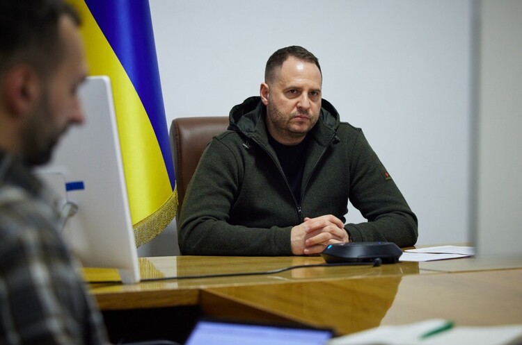 Керівник Офісу президента Андрій Єрмак Єрмак пропонує створити комісію з контролю зброї, в ЄС заявили про власний моніторинг