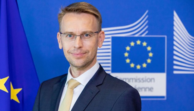 Речник ЄС із питань зовнішньої та безпекової політики Пітер Стано Євросоюз довіряє Україні в питанні наданої зброї – речник ЄС