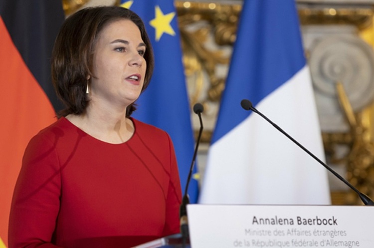 Міністер закордонних справ Німеччина Анналена Бербок МЗС Німеччини: Якщо послабимо санкції – нас буде удвічі легше шантажувати