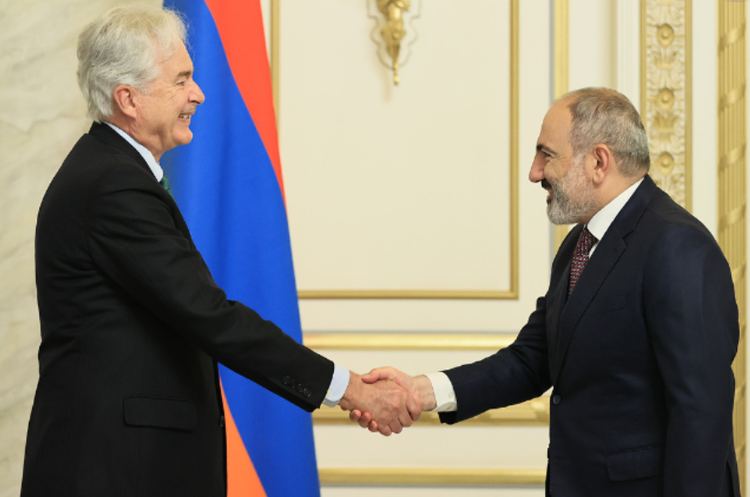 Голова ЦРУ США Вільям Бернс приїхав та прем'єр-міністр Вірменії Нікол Пашинян. Голова ЦРУ США приїхав до Вірменії