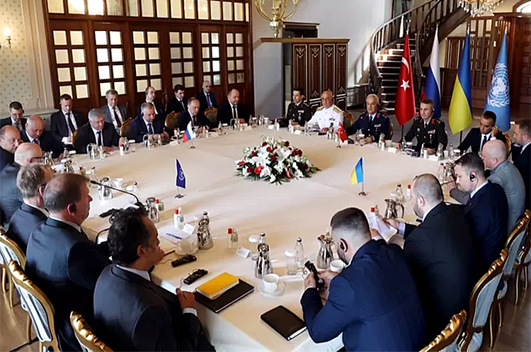 Переговори щодо зернового коридору на просунутій стадії, але все може зірватися у будь-який момент – Кулеба Переговори щодо зернового коридору на просунутій стадії, але все може зірватися у будь-який момент – Кулеба