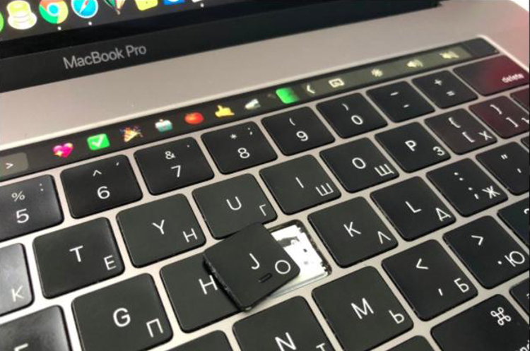 Apple виплатить $50 млн компенсації через проблеми з клавіатурою-метеликом у MacBook Apple виплатить $50 млн компенсації через проблеми з клавіатурою-метеликом у MacBook