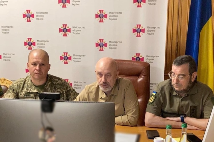 Резніков розповів на зустрічі «Рамштайн» про три пріоритети України Резніков розповів на зустрічі «Рамштайн» про три пріоритети України