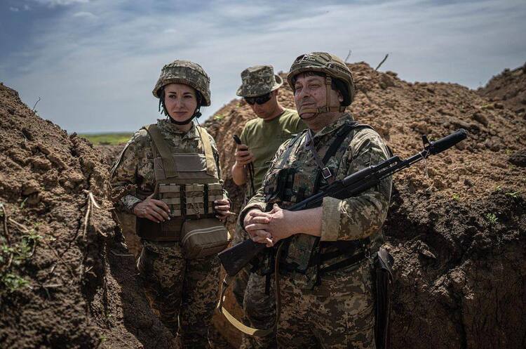 Ворог штурмує Вуглегірську ТЕС, українські бійці знову відкинули загарбників Ворог штурмує Вуглегірську ТЕС, українські бійці знову відкинули загарбників