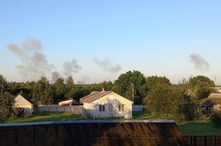 Вранці в Брянській області пролунала низка вибухів Вранці в Брянській області пролунала низка вибухів
