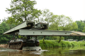 Германия поставит Украине 16 танков-мостоукладчиков Biber