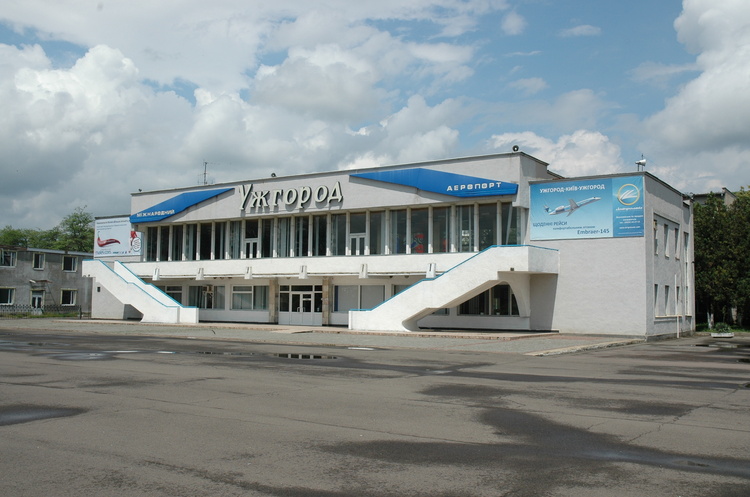 Закарпатська ОДА планує відновити пасажирські авіарейси