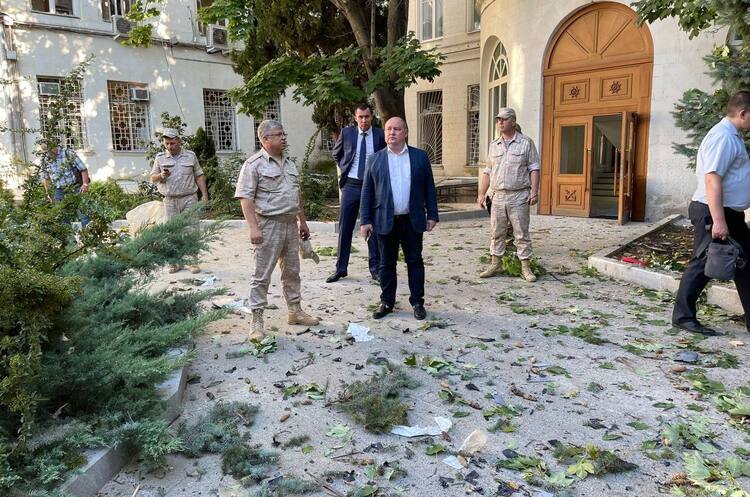 russia reports about an attack on its headquarters of the Black Sea Fleet in Sevastopol russia reports about an attack on its headquarters of the Black Sea Fleet in Sevastopol