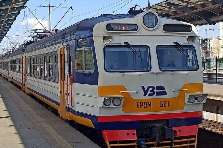 Київська кільцева електричка не зупинятиметься під час повітряних тривог Київська кільцева електричка не зупинятиметься під час повітряних тривог