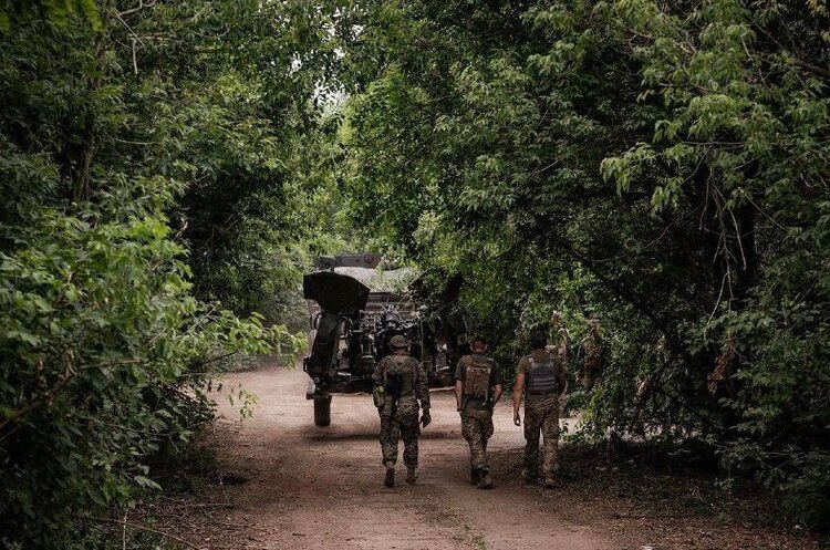 На Донеччині ворог зосереджує зусилля на Бахмутському напрямку На Донеччині ворог зосереджує зусилля на Бахмутському напрямку