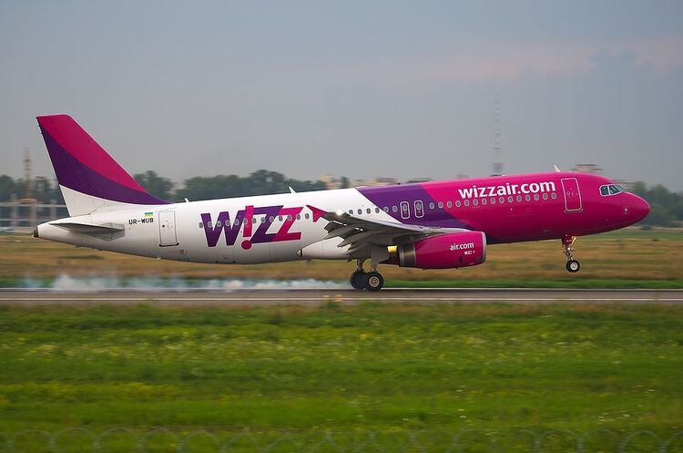 Угорський лоукостер Wizz Air відновить польоти з Абу-Дабі в Москву