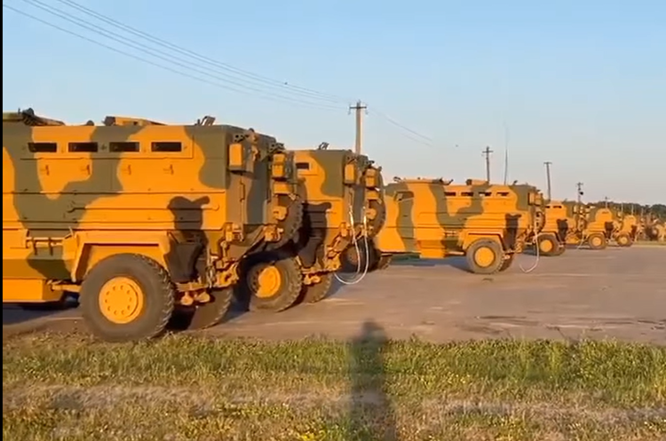Україна отримала першу партію турецьких бронетранспортерів Україна отримала першу партію турецьких бронетранспортерів