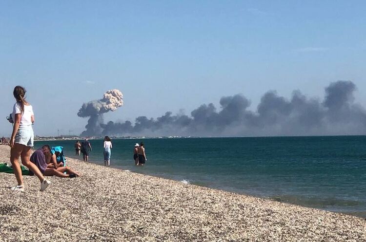 Пропагандисти повідомили про 1 заглиблого внаслідок вибухів у Криму Пропагандисти повідомили про 1 заглиблого внаслідок вибухів у Криму