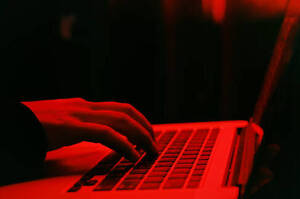 СБУ викрила хакерів, що розповсюджували фейкові повідомлення про 	«мінування»