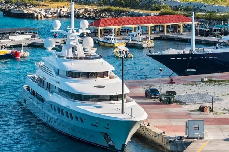 фото theins.ru Конфісковану яхту російського олігарха вперше продадуть на аукціоні
