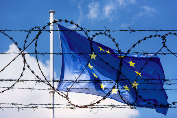 Єврокомісія закликає країни ЄС зважати на «політичні аспекти», розглядаючи пропуск росіян через кордон Єврокомісія закликає країни ЄС зважати на «політичні аспекти», розглядаючи пропуск росіян через кордон