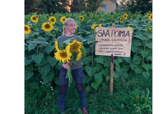 @SatuLinnaranta Фінські фермери висадили поле соняшників в знак підтримки України і тепер роздають їх безкоштовно