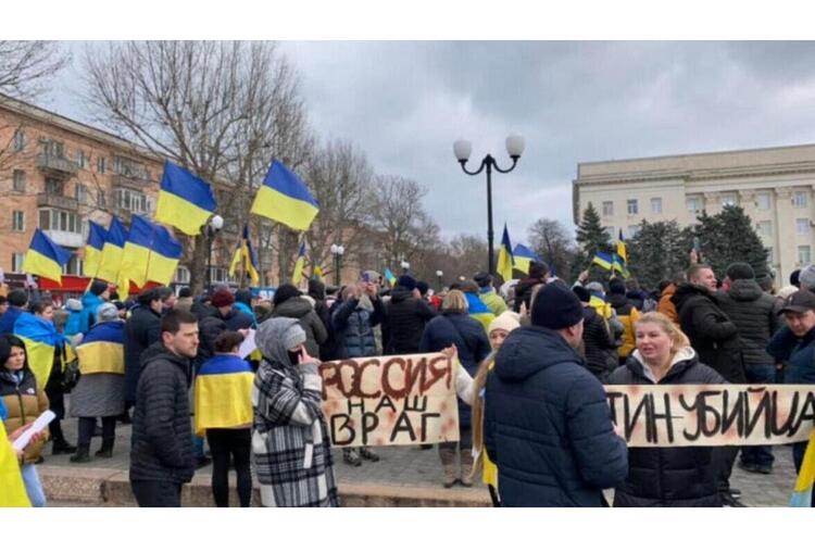 Херсон Країни ЄС домовилися не визнавати російських паспортів, виданих на захоплених територіях України