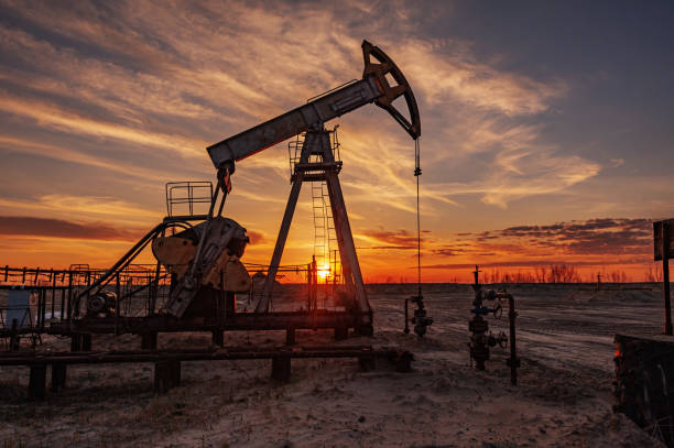 ОПЕК+ зменшує видобуток нафти, щоб зупинити падіння цін