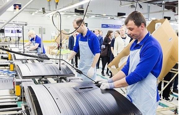 У Польщі легально працевлаштувалися 400 000 українських біженців У Польщі легально працевлаштувалися 400 000 українських біженців