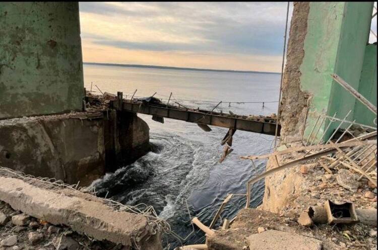 ОНОВЛЕНО: Вороги вдарили 8 ракетами по Кривому Рогу: спостерігається витік 100 кубометрів води на секунду ОНОВЛЕНО: Вороги вдарили 8 ракетами по Кривому Рогу: спостерігається витік 100 кубометрів води на секунду