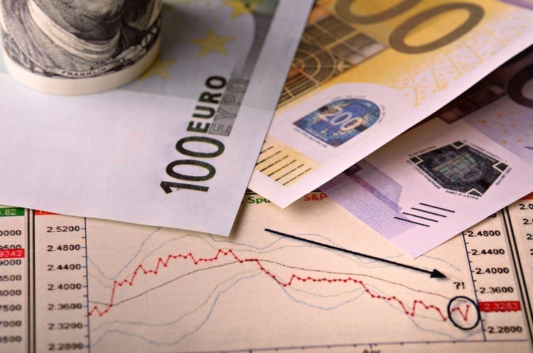 Курси валют на вихідні: курс долара не змінився у купівлі та продажу Курси валют на вихідні: курс долара не змінився у купівлі та продажу