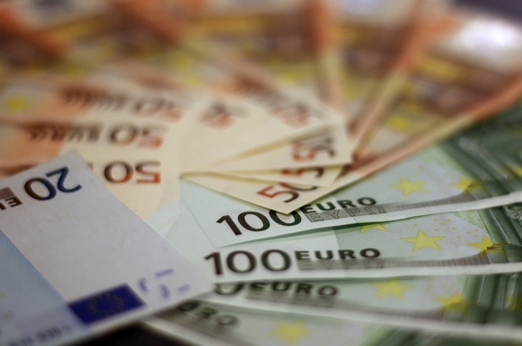 НБУ втретє обміняв безготівкову валюту банків на готівку НБУ втретє обміняв безготівкову валюту банків на готівку
