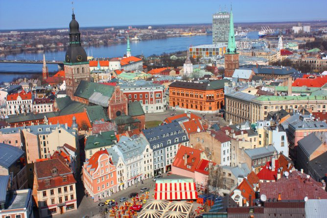Латвія анулює посвідку на проживання росіянам, які не знають латиської мови