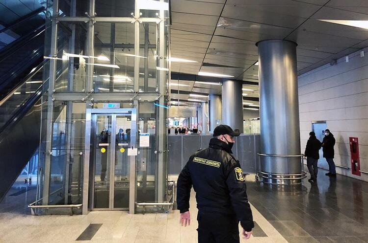 «Знімають з рейсів»: у російські аеропорти прийшли списки з тими, кого заборонено випускати через мобілізацію