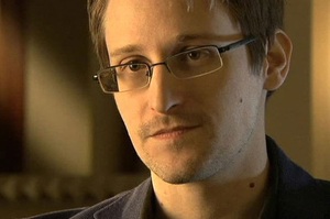 путін надав російське громадянство Едварду Сноудену