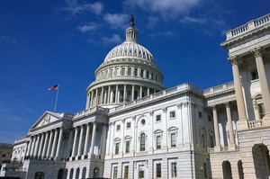 “Шатдауну” не буде: Сенат США проголосував за бюджет, що включає $12 млрд допомоги Україні