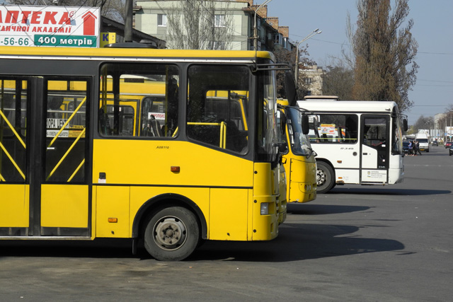 Київ надасть Дніпру 30 пасажирських автобусів замість знищених внаслідок російських обстрілів