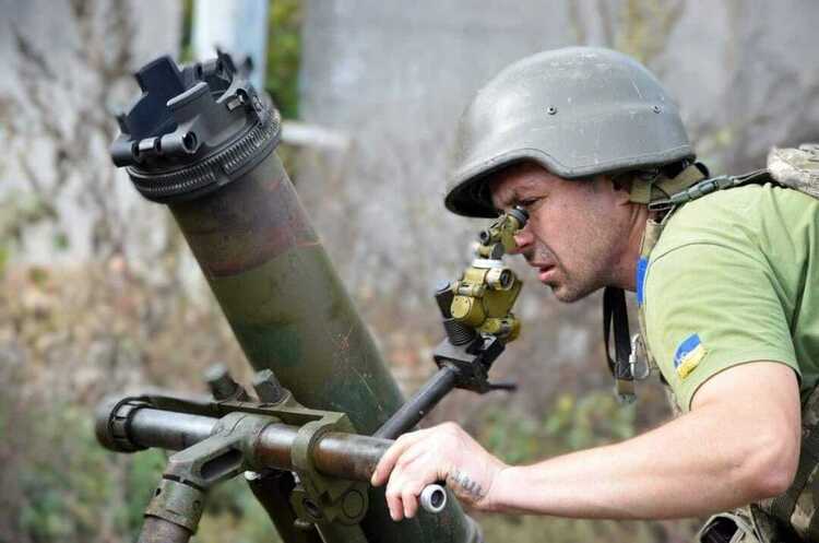 Захисники України ліквідували ще 330 росіян за добу Захисники України ліквідували ще 330 росіян за добу