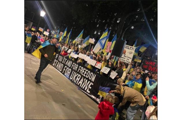 https://t.me/lachentyt У європейських столицях люди вийшли на протести через ракетні удари росії по Україні