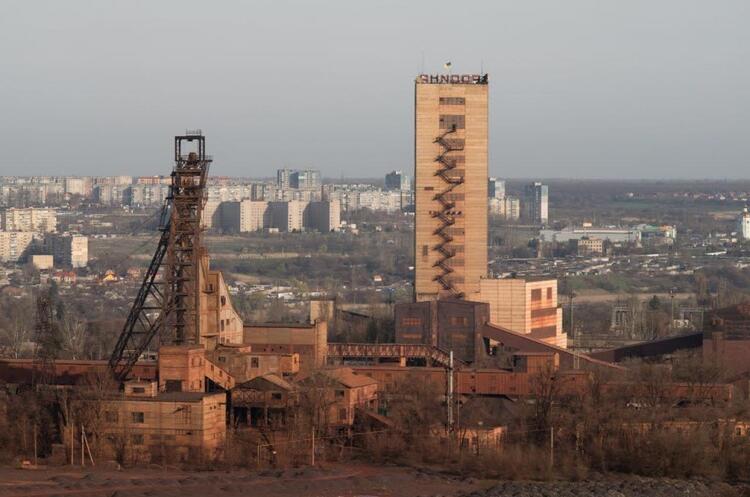 фото DR На шахтах у Кривому Розі 98 шахтарів залишаються під землею після ракетного удару