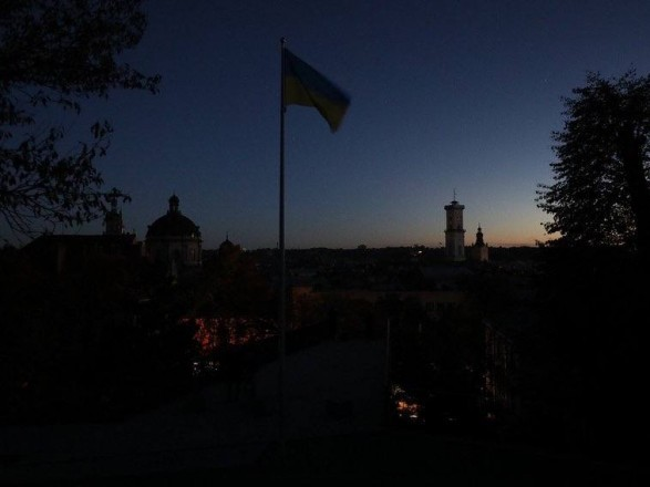 Знеструмлений після обстрілів Львів 10 жовтня Частина Львову знову залишилася без світла після ракетного удару