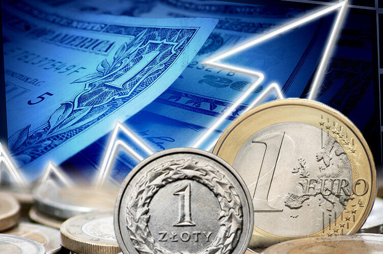 Курси валют на 12 жовтня: євро відіграв у гривні 4 коп. на міжбанку