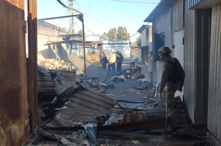 ОНОВЛЕНО: Рашисти вдарили по центральному ринку Авдіївки, щонайменше 7 людей загинули