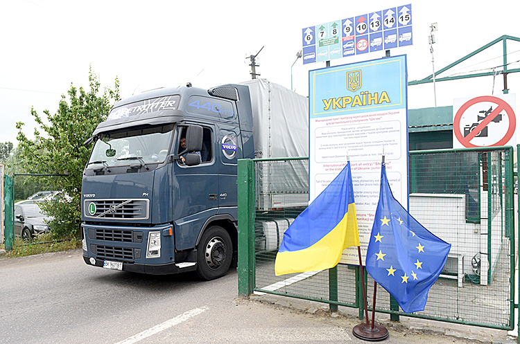 Зупинка у 35 років: як Україна спростила торгівлю з ЄС