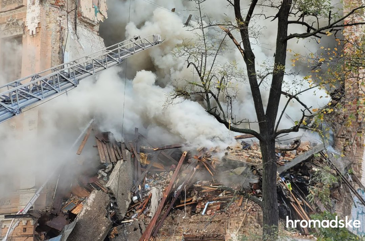 ОНОВЛЕНО: Під завалами житлового будинку в Києві знайдені троє загиблих - Кличко ОНОВЛЕНО: Під завалами житлового будинку в Києві знайдені троє загиблих - Кличко