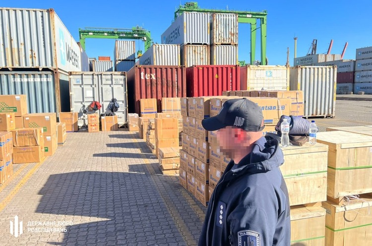 dbr.gov.ua «Елітні автомобілі, техніка, алкоголь»: одеські митники приховали від розмитнення товарів на 47 млн грн