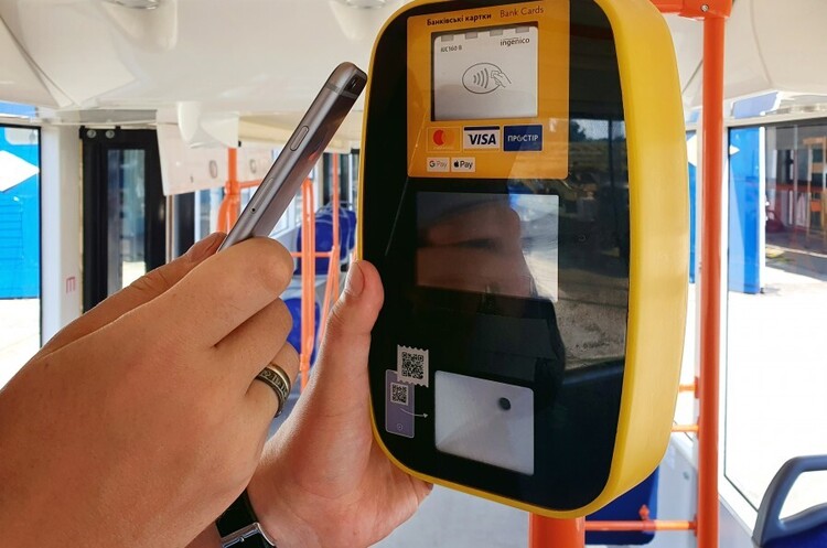 На всіх автобусних маршрутах Києва можна сплатити за проїзд банківською картою – КМДА На всіх автобусних маршрутах Києва можна сплатити за проїзд банківською картою – КМДА
