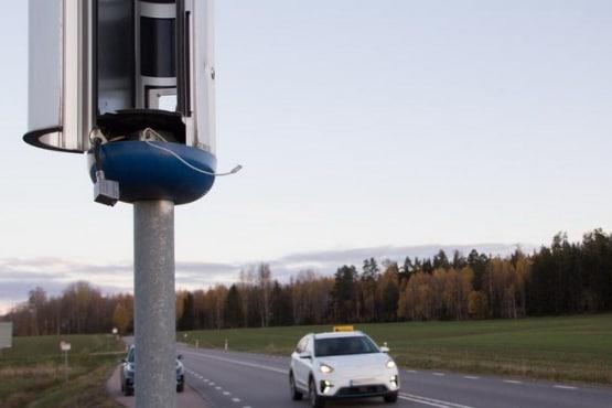 У Швеції хтось краде на дорогах камери контролю швидкості, потім їх знаходять у російських безпілотниках